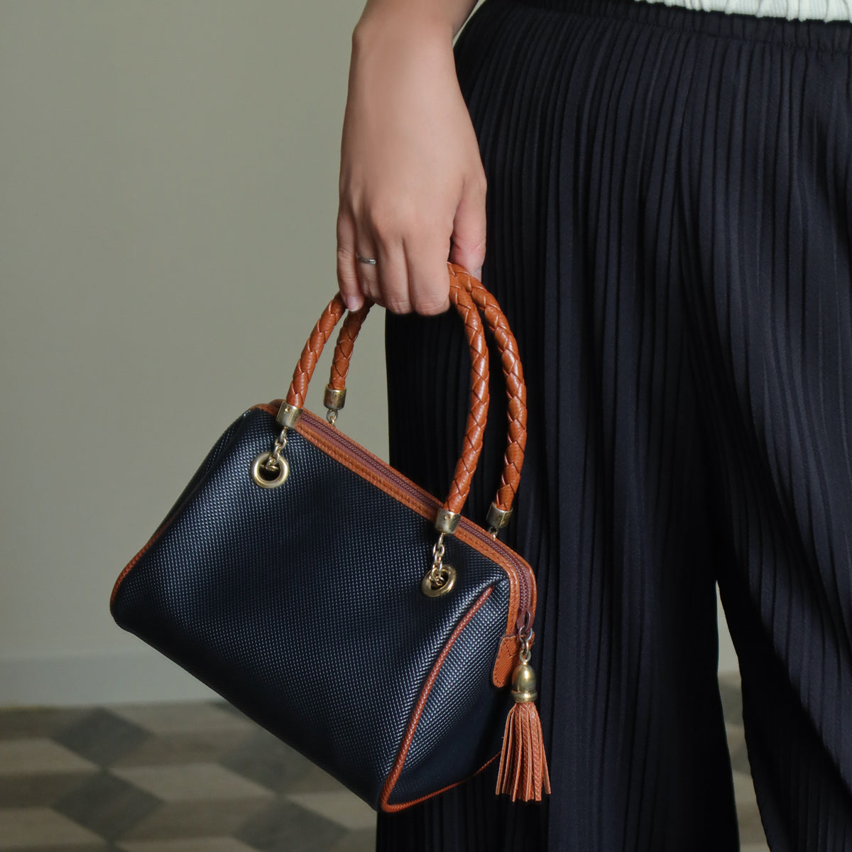 Bottega Veneta Vintage Braided strap Tassel Charm 2 way Top Handle Shoulder Bag