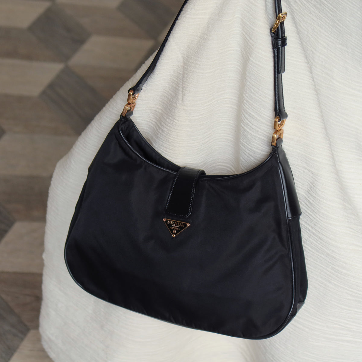 Rare Prada Vintage Black Nylon Tessuto Reversible Rose Gold Turn lock Hobo Bag