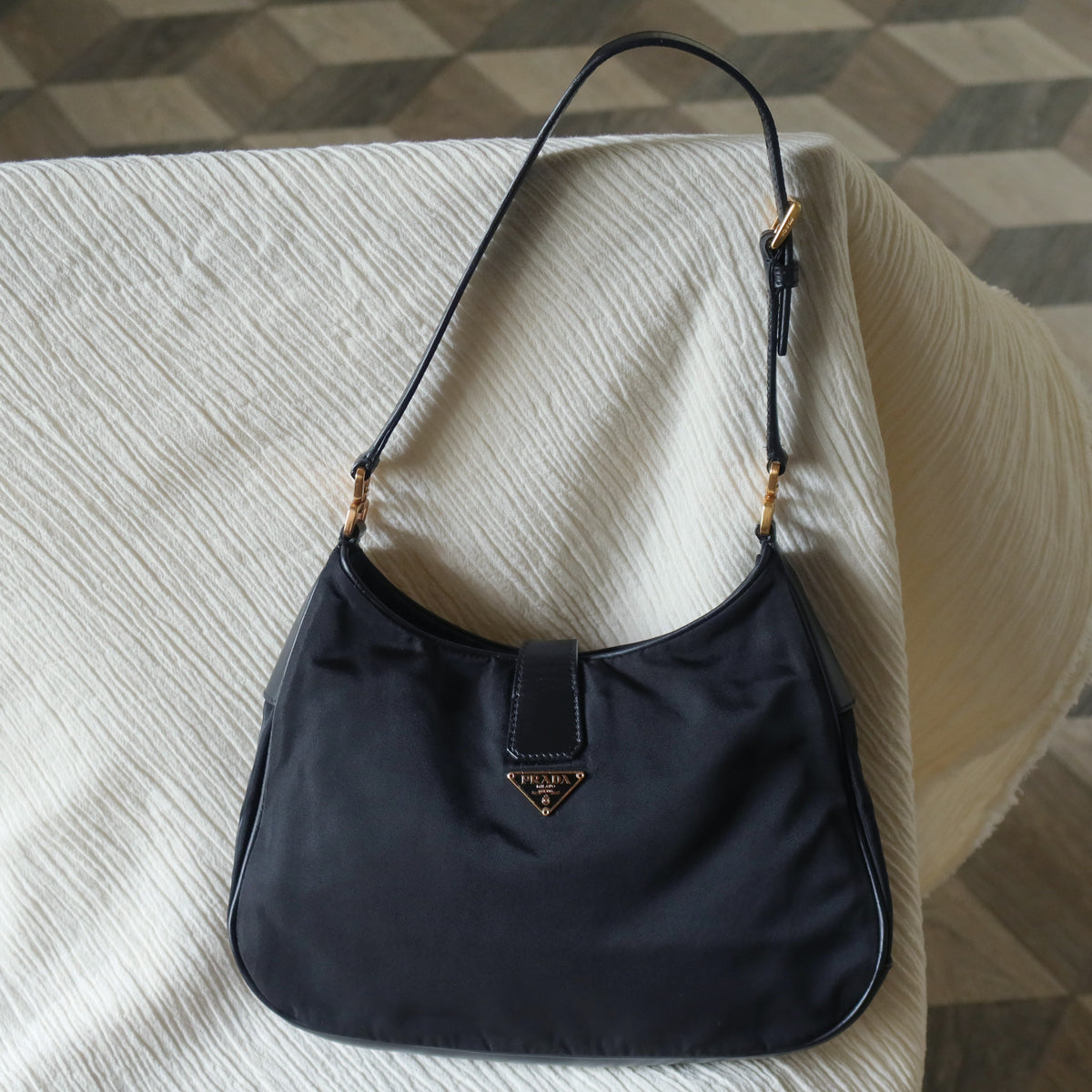 Rare Prada Vintage Black Nylon Tessuto Reversible Rose Gold Turn lock Hobo Bag