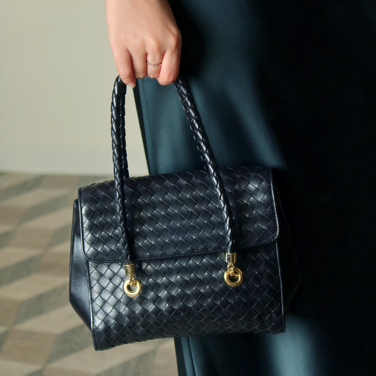 Rare Bottega Veneta Vintage Black Intrecciato Weave Double Braided Strap Trapeze Bag