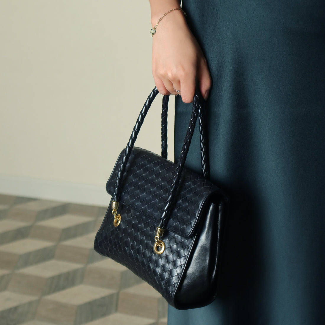 Rare Bottega Veneta Vintage Black Intrecciato Weave Double Braided Strap Trapeze Bag