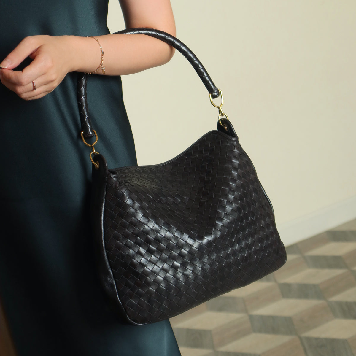 Rare Bottega Veneta Vintage Black Intrecciato Braided Strap Hobo Shoulder Flap Bag