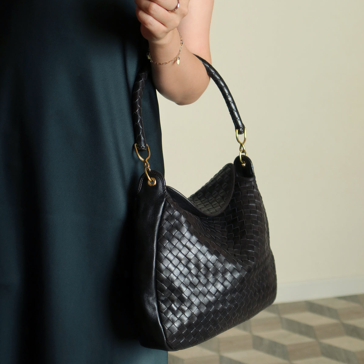 Rare Bottega Veneta Vintage Black Intrecciato Braided Strap Hobo Shoulder Flap Bag