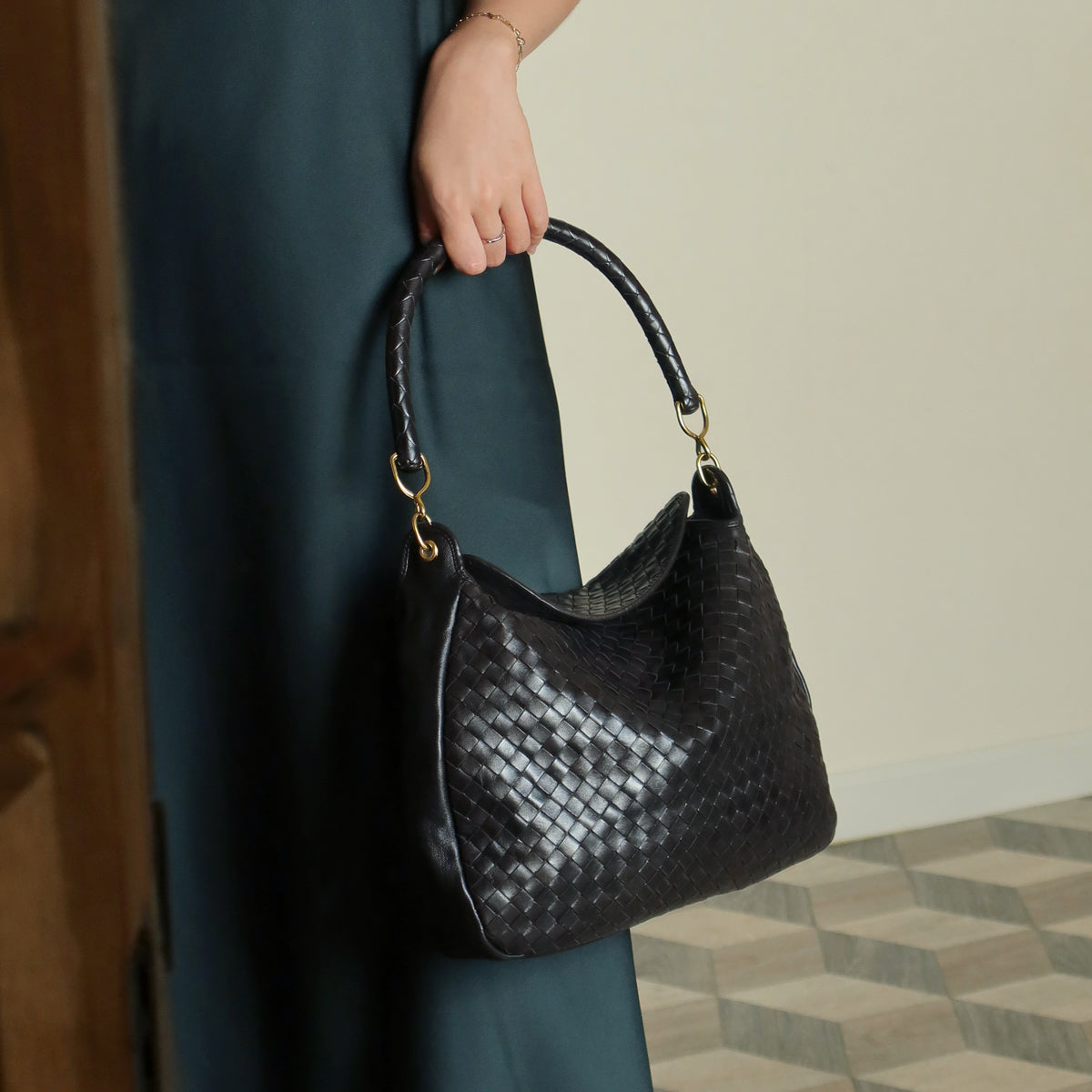 Rare Bottega Veneta Vintage Black Intrecciato Braided Strap Hobo Shoulder Flap Bag