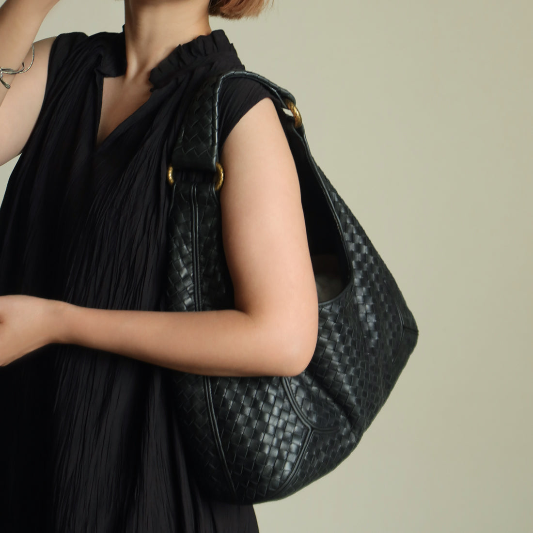 Bottega Veneta Vintage Black Intrecciato Gold Ring Medium Hobo Shoulder Bag