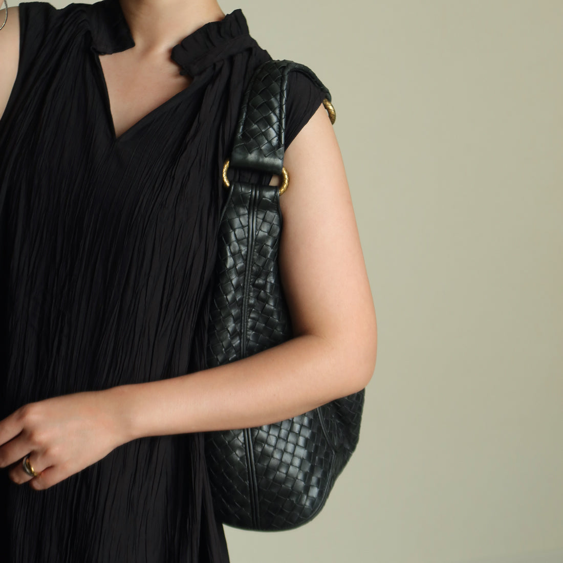 Bottega Veneta Vintage Black Intrecciato Gold Ring Medium Hobo Shoulder Bag