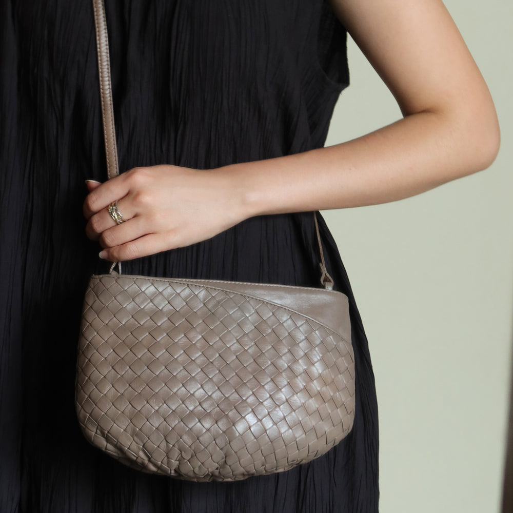 Bottega Veneta Vintage Ash Brown Intrecciato Weave Pouch Shoulder Bag