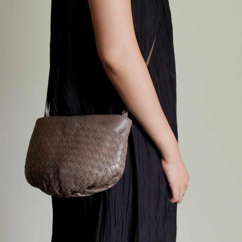 Bottega Veneta Vintage Ash Brown Intrecciato Weave Pouch Shoulder Bag