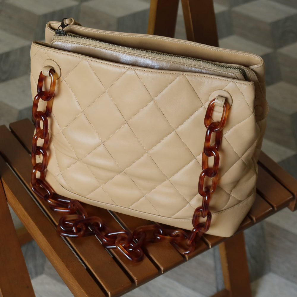 Chanel Vintage Beige Tortoise Shell Link Strap CC logo charm Shoulder Bag