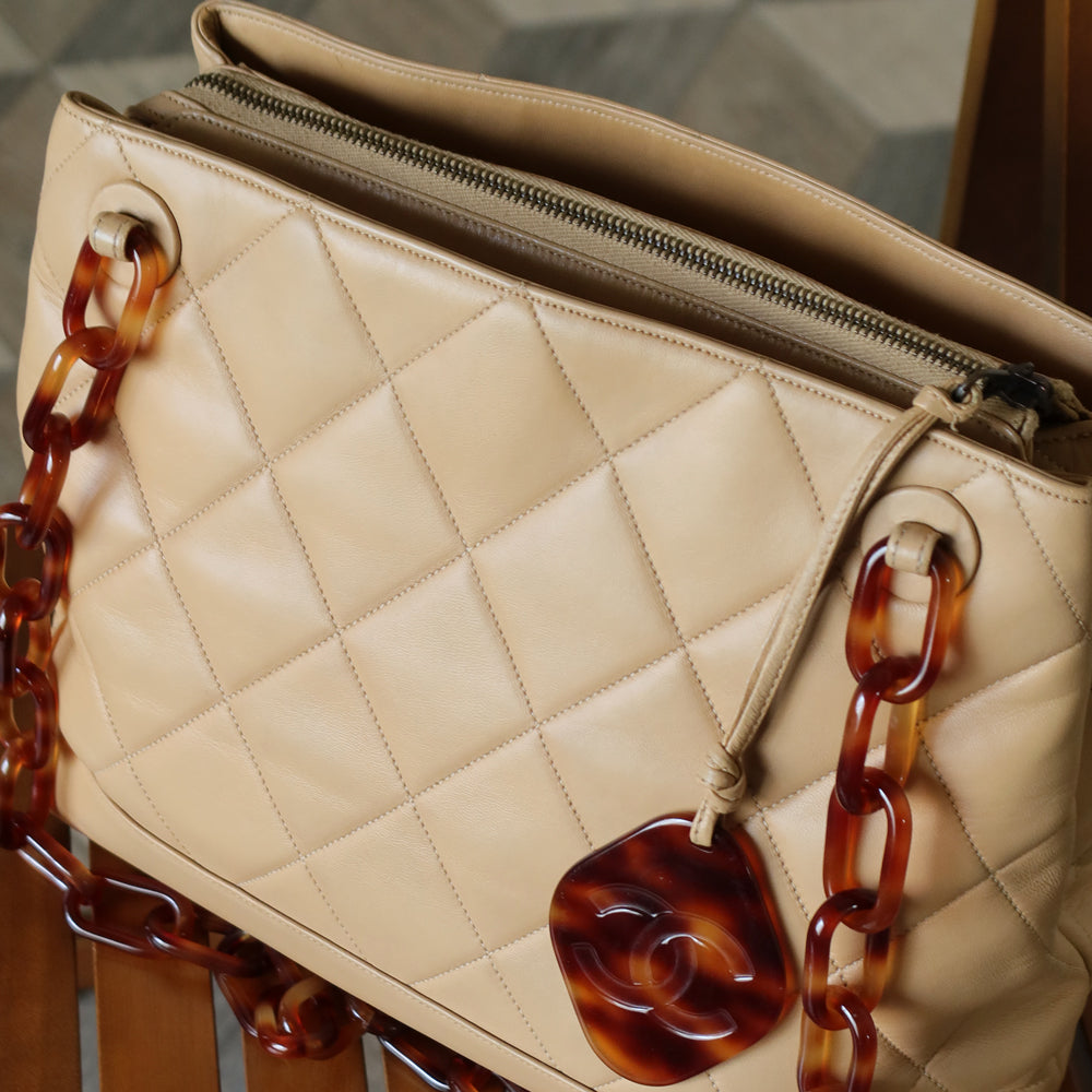 Chanel Vintage Beige Tortoise Shell Link Strap CC logo charm Shoulder Bag