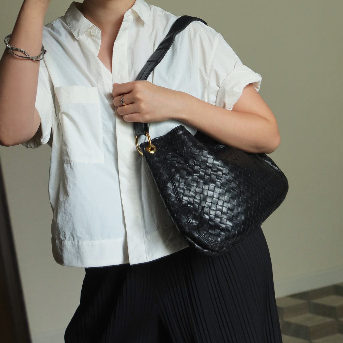 Bottega Veneta Vintage Black Intrecciato Mismatch Rings Hobo Shoulder Bag