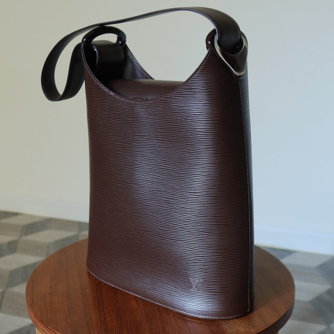 Louis Vuitton Vintage Chestnut Brown Epi Leather Verseau Shoulder Bag