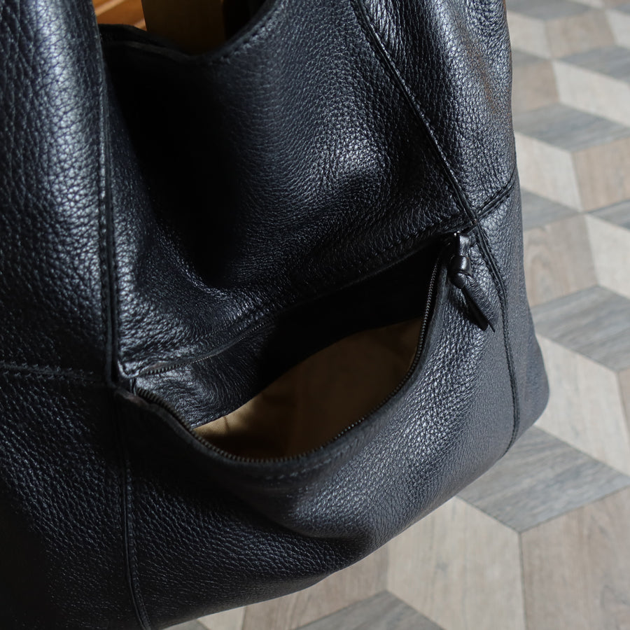 Bottega Veneta Vintage Black Grained Leather Cross Stitching Shoulder Bag