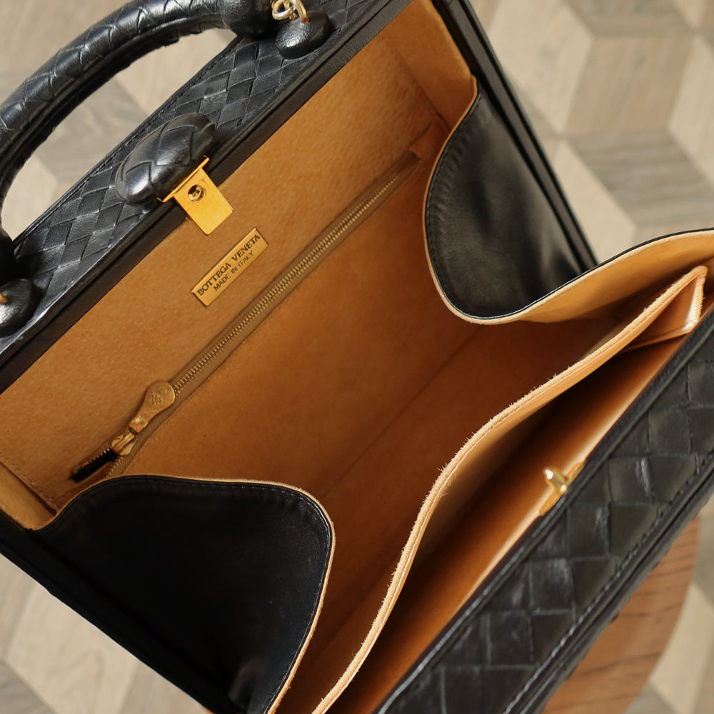 Rare Bottega Veneta Vintage Vanity Case Style Intrecciato Kiss Lock Trapeze 2way Bag