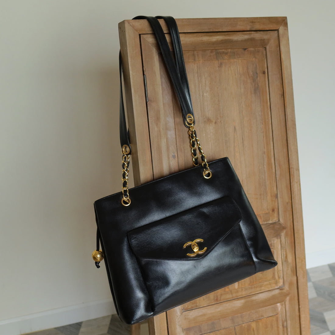 Chanel Vintage Black Lambskin CC Turn lock Pocket CC charm Large Shoulder Bag