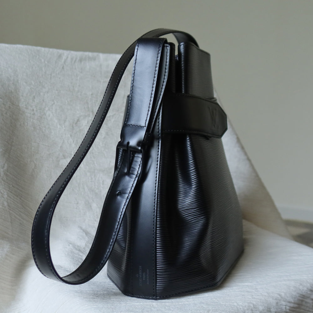 Louis Vuitton Vintage Black Epi Leather Flap Bucket Shoulder Bag