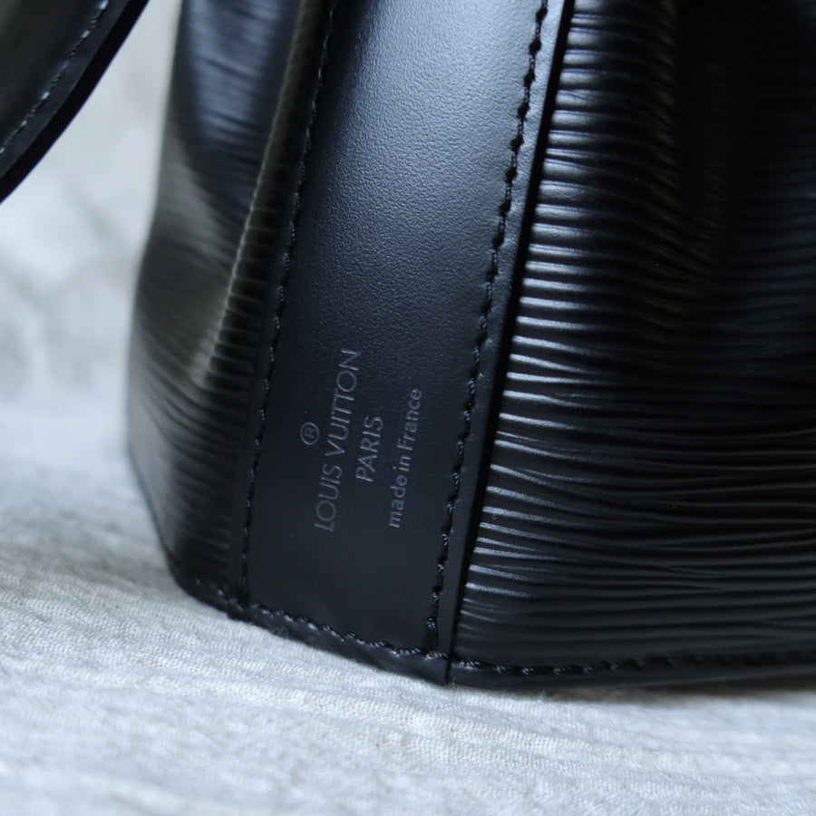 Louis Vuitton Vintage Black Epi Leather Flap Bucket Shoulder Bag