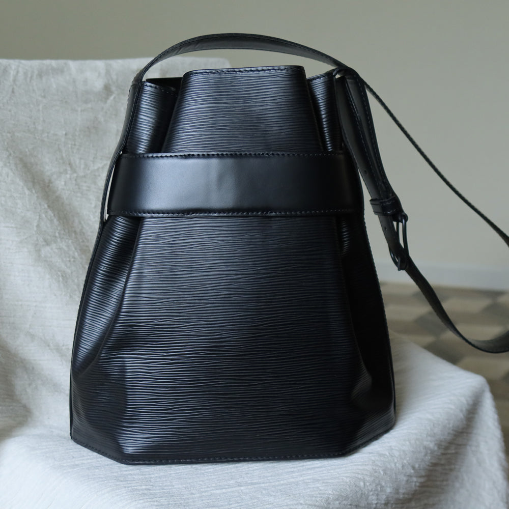 Louis Vuitton Vintage Black Epi Leather Flap Bucket Shoulder Bag