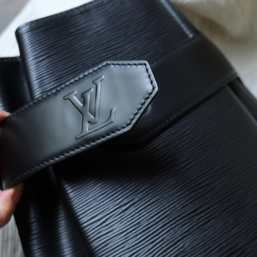Louis Vuitton Vintage Black Epi Leather Flap Bucket Shoulder Bag