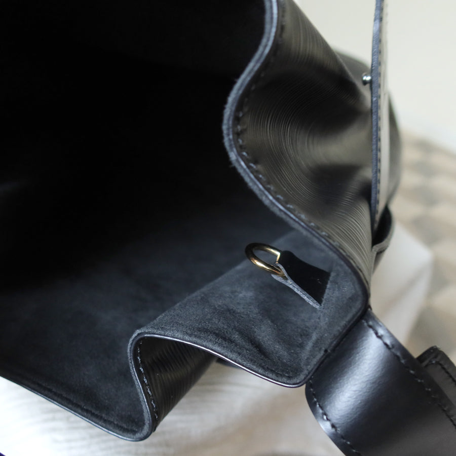 Louis Vuitton Vintage Black Epi Leather Flap Bucket Shoulder Bag
