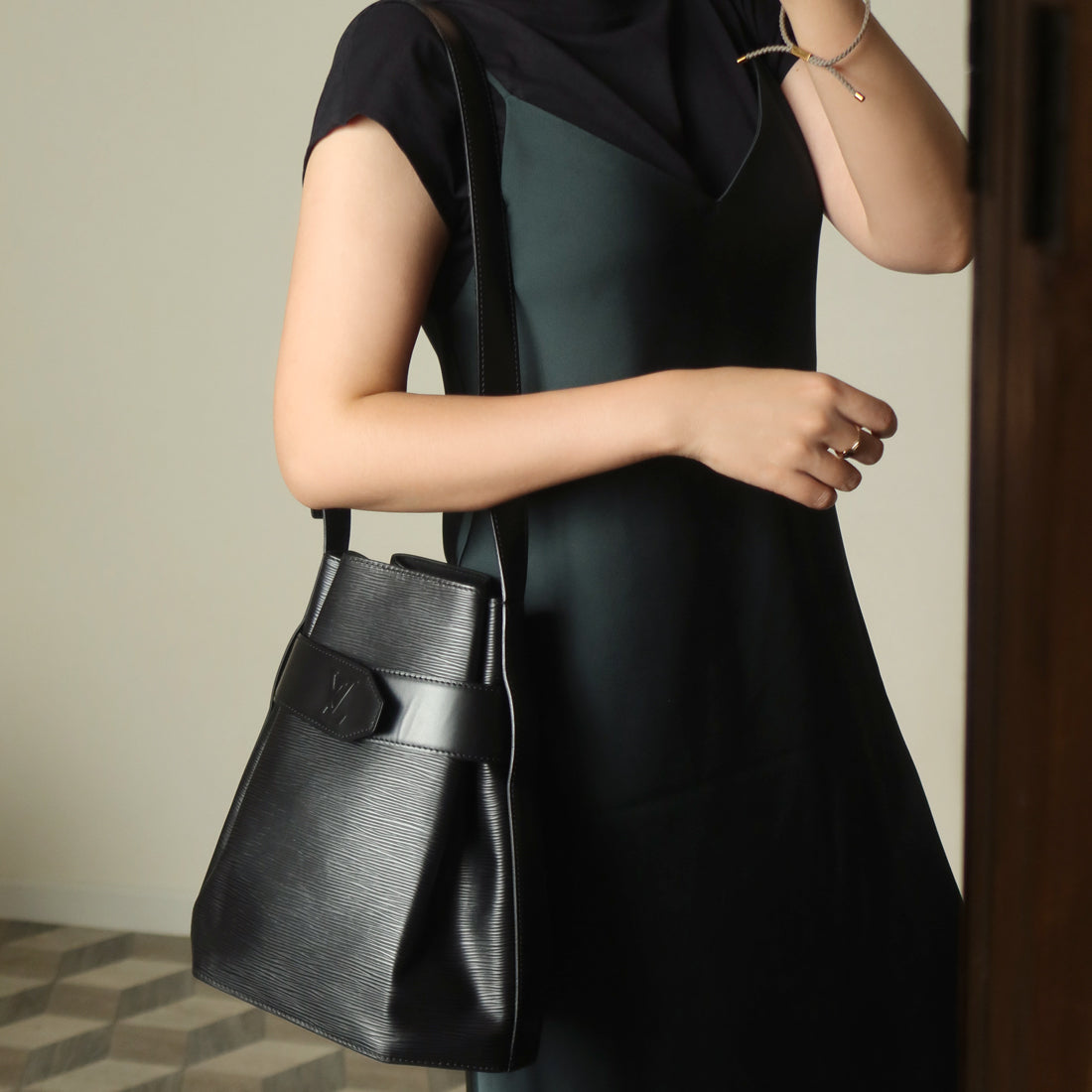 Louis Vuitton Vintage Black Epi Leather Flap Bucket Shoulder Bag