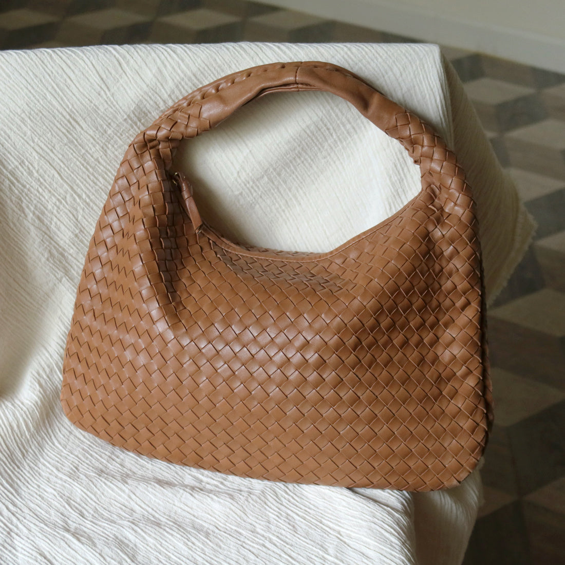 Bottega Veneta Vintage Caramel Brown Intrecciato Weave Veneta Hobo Shoulder Bag