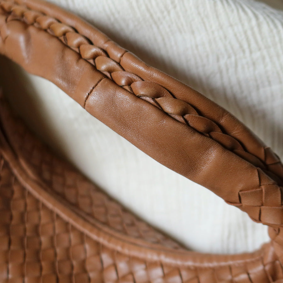 Bottega Veneta Vintage Caramel Brown Intrecciato Weave Veneta Hobo Shoulder Bag