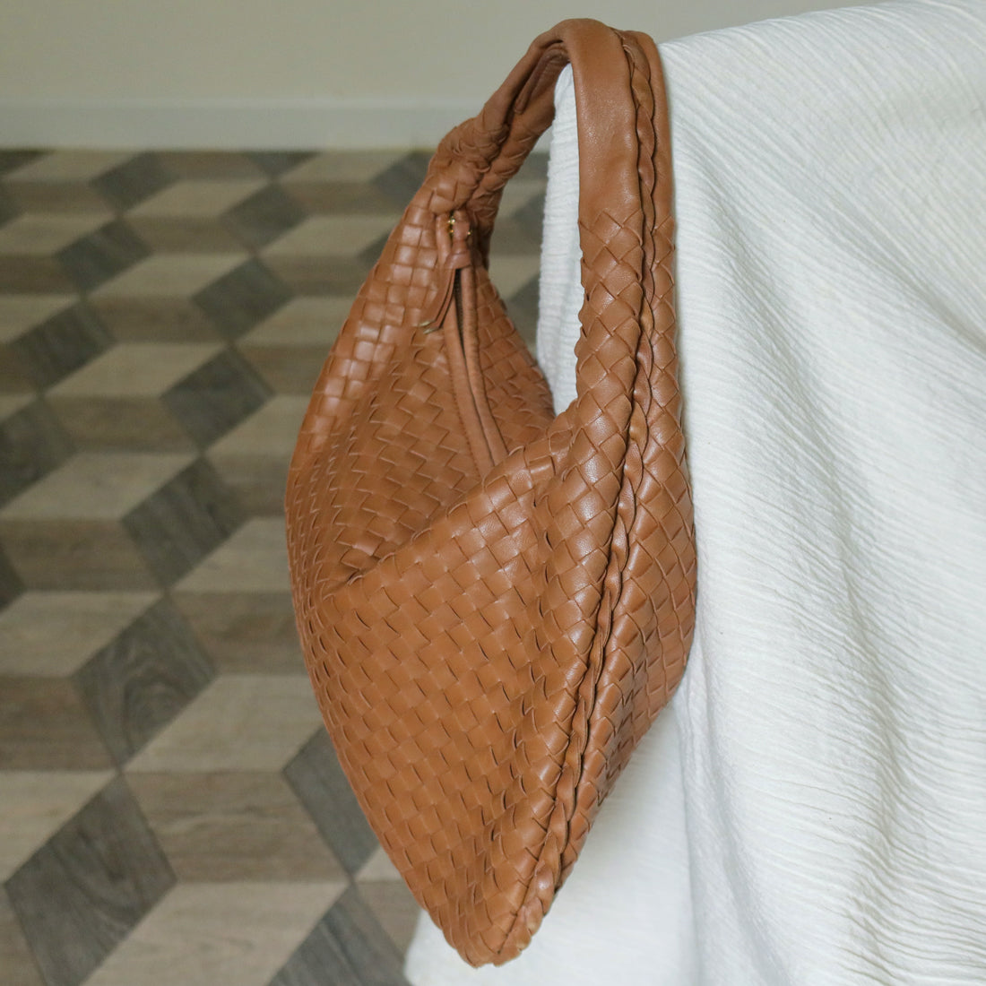 Bottega Veneta Vintage Caramel Brown Intrecciato Weave Veneta Hobo Shoulder Bag