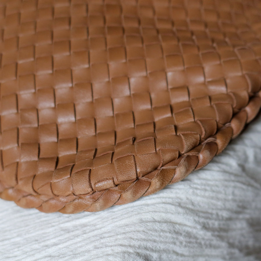 Bottega Veneta Vintage Caramel Brown Intrecciato Weave Veneta Hobo Shoulder Bag