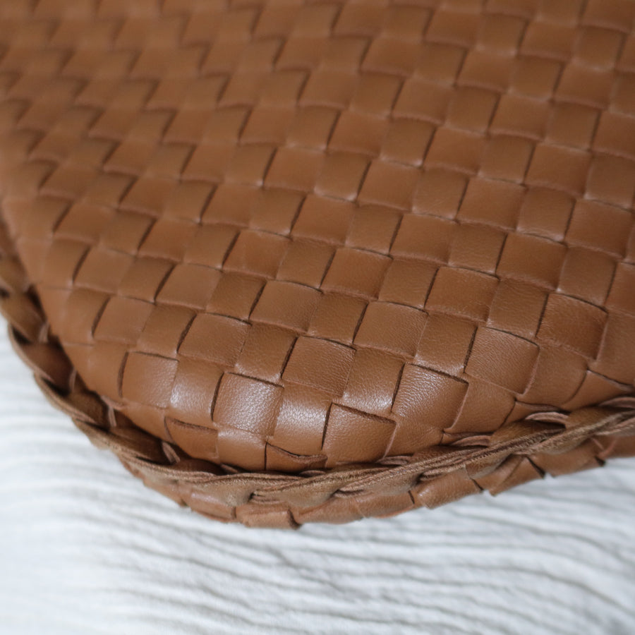 Bottega Veneta Vintage Caramel Brown Intrecciato Weave Veneta Hobo Shoulder Bag