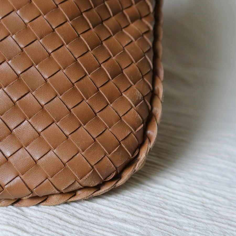 Bottega Veneta Vintage Caramel Brown Intrecciato Weave Veneta Hobo Shoulder Bag
