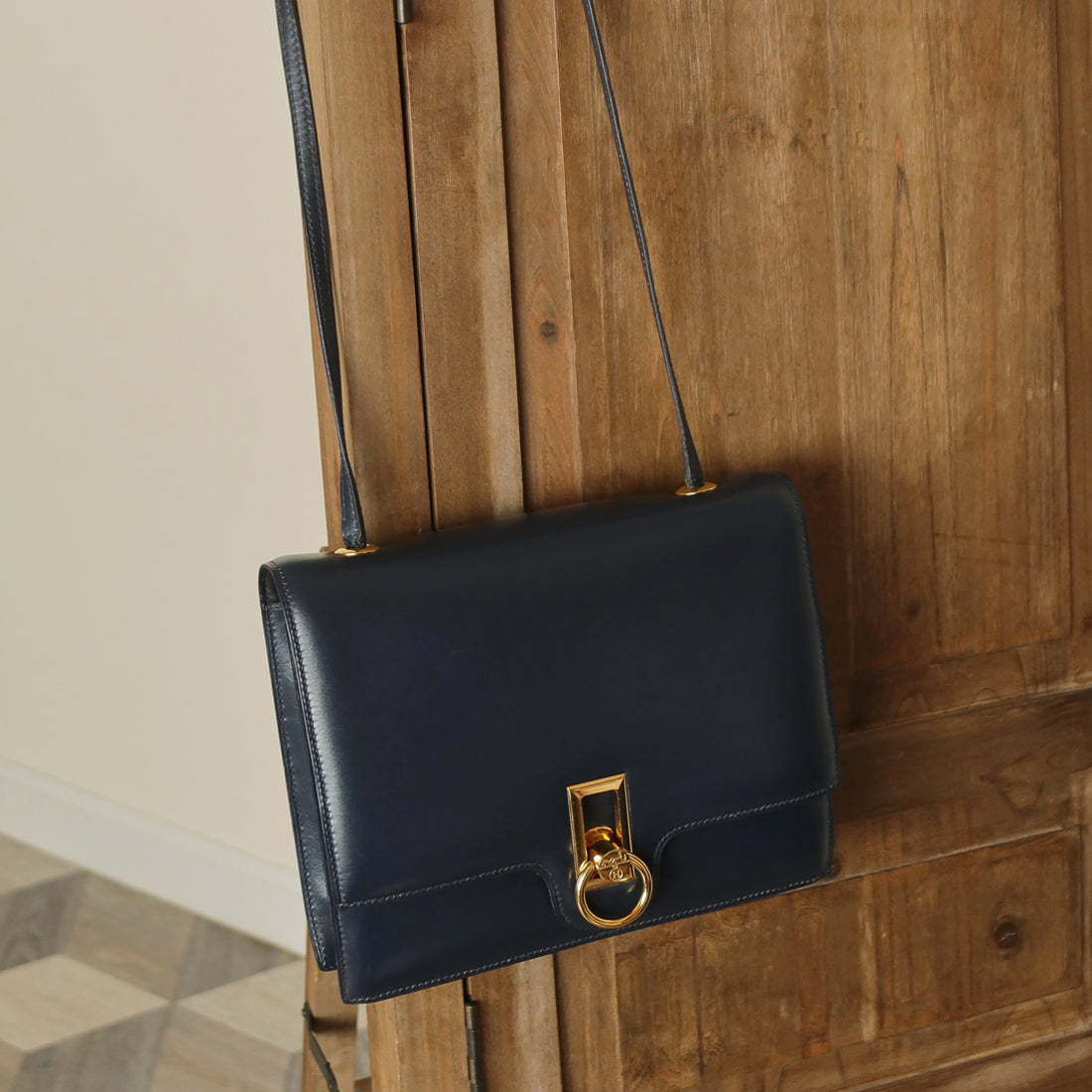 Vintage Hermès 1980s Emblem Ring Box Calf Shoulder Bag