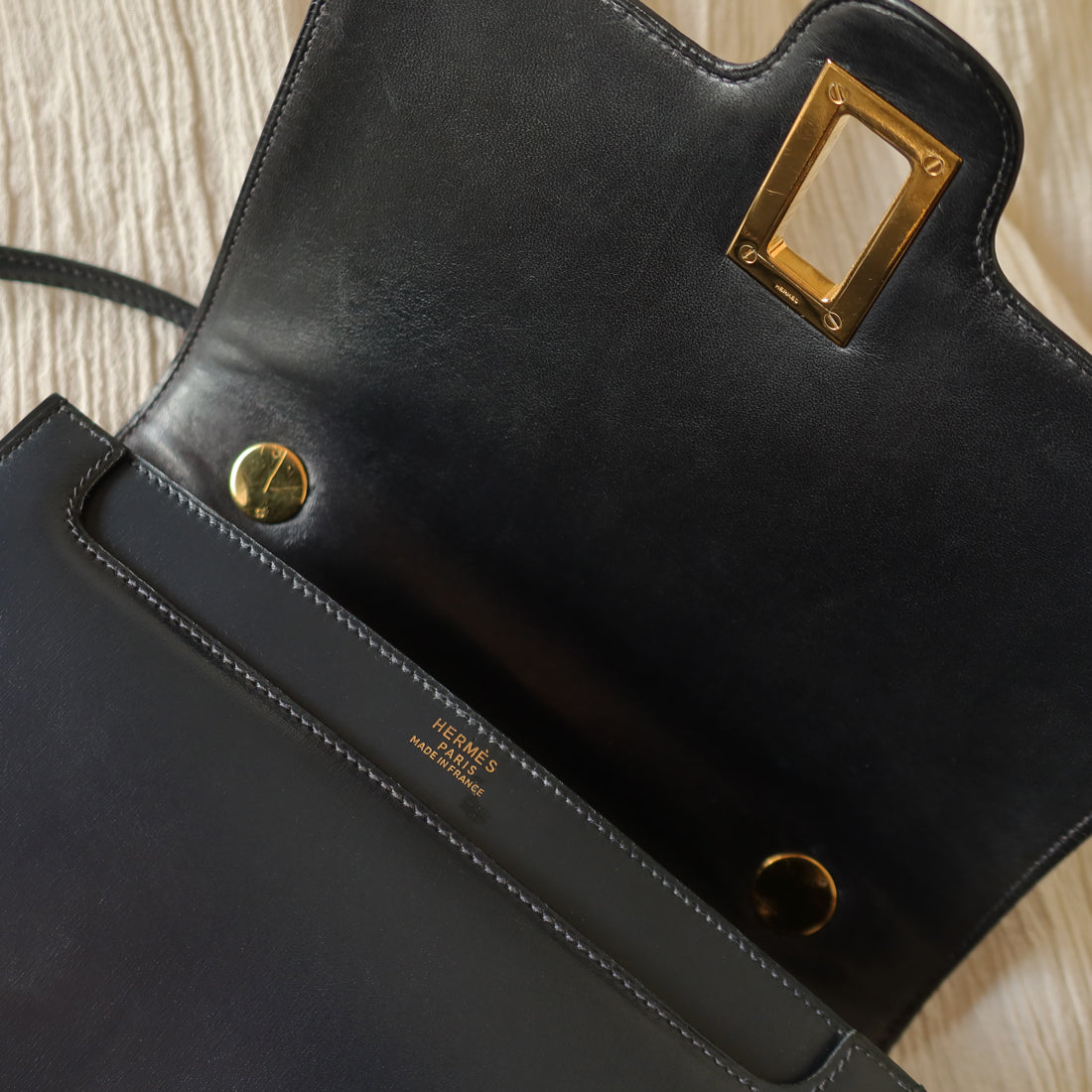 Vintage Hermès 1980s Emblem Ring Box Calf Shoulder Bag