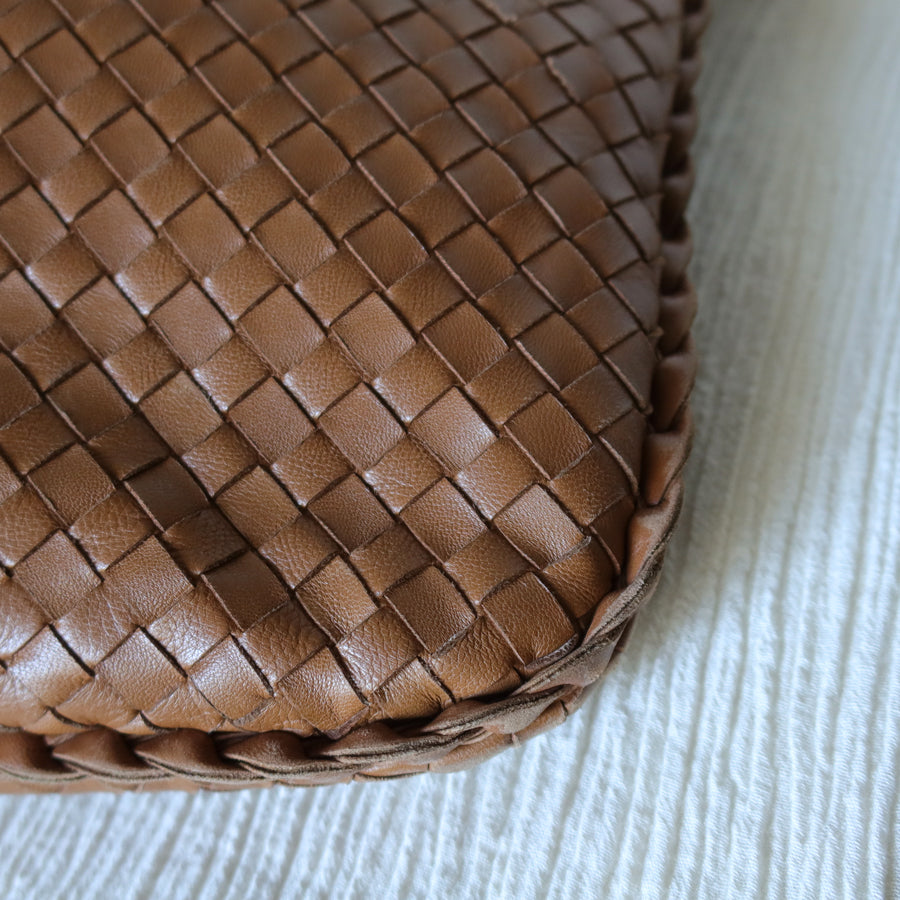 Bottega Veneta Vintage Caramel Brown Intrecciato Leather Veneta Hobo Bag Large