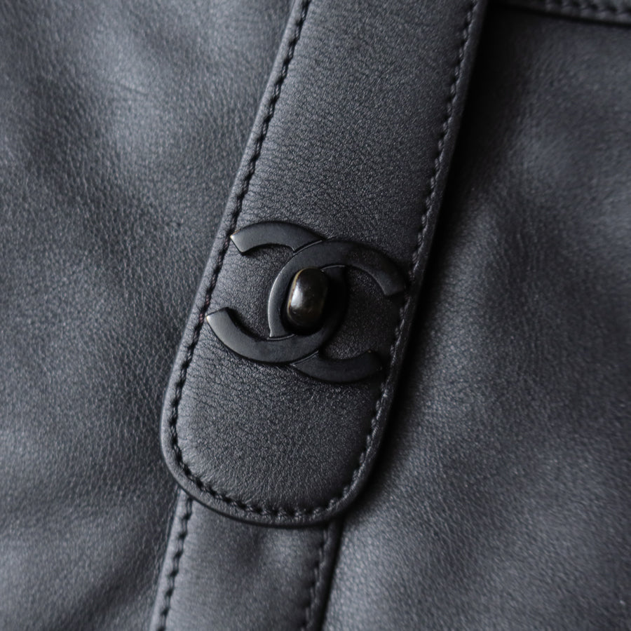 Chanel Vintage Black Leather CC turn lock Executive Shoulder Tote Bag