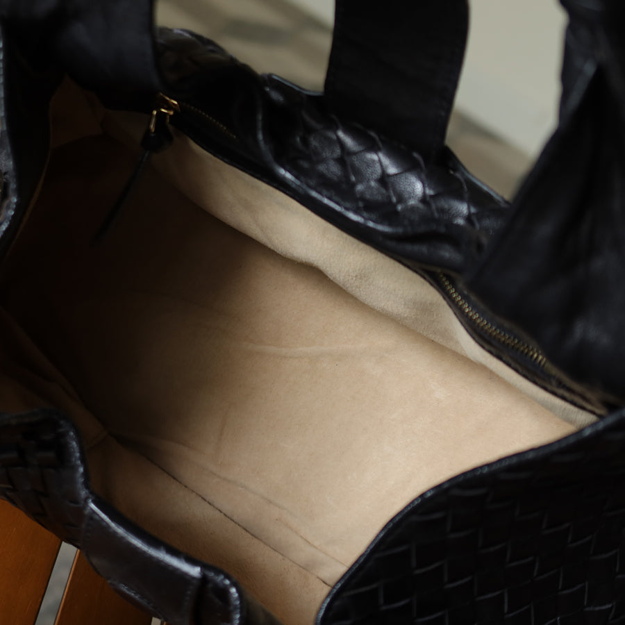 Bottega Veneta Vintage Black Intrecciato Leather Belt Hobo Shoulder Bag