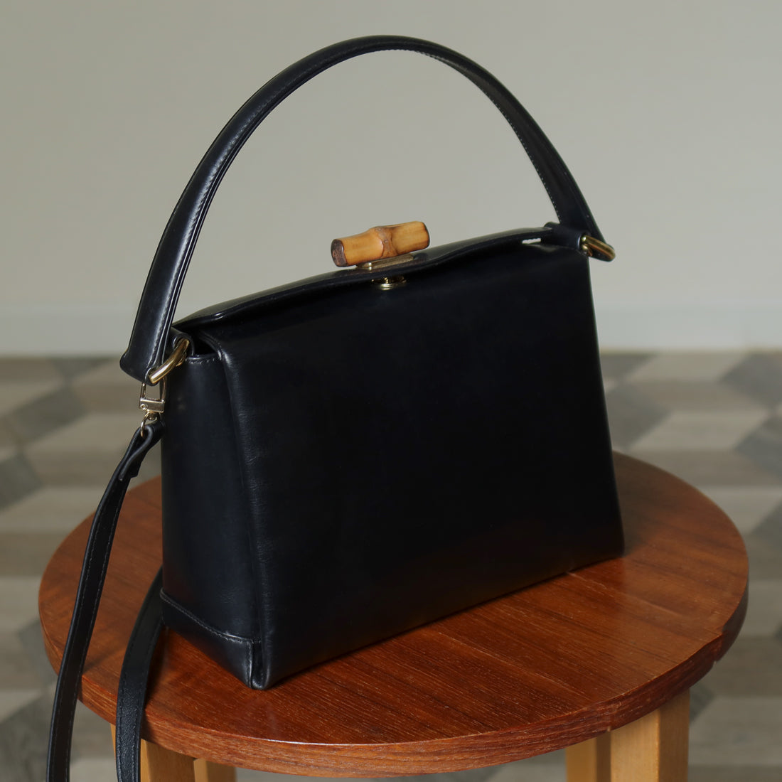 Gucci Vintage Black Leather Bamboo Clasp Turnlock 2 way Bag