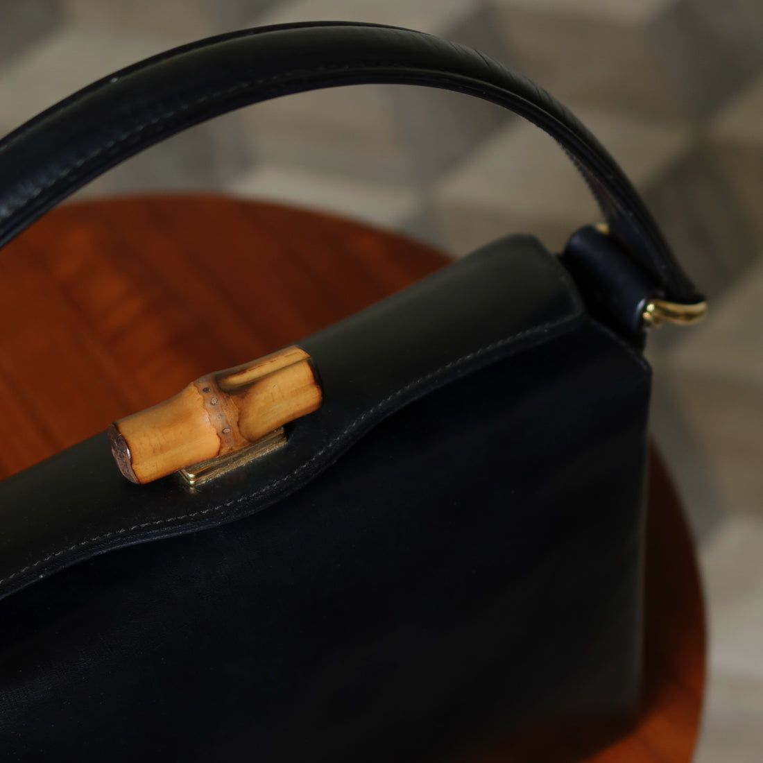 Gucci Vintage Black Leather Bamboo Clasp Turnlock 2 way Bag