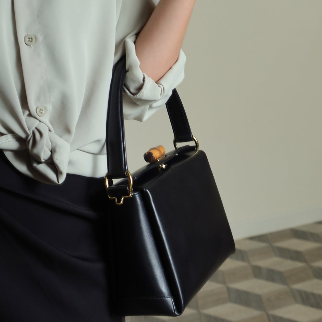 Gucci Vintage Black Leather Bamboo Clasp Turnlock 2 way Bag