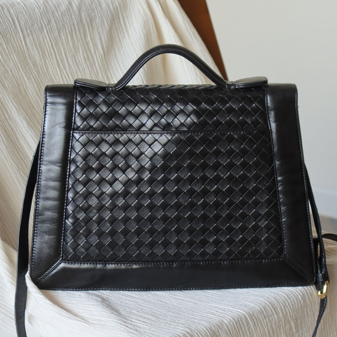 Rare Bottega Veneta Vintage Black Intrecciato Leather Turn lock Shoulder Bag