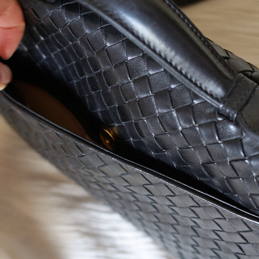 Rare Bottega Veneta Vintage Black Intrecciato Leather Turn lock Shoulder Bag