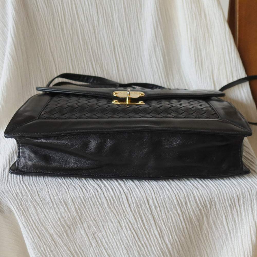 Rare Bottega Veneta Vintage Black Intrecciato Leather Turn lock Shoulder Bag