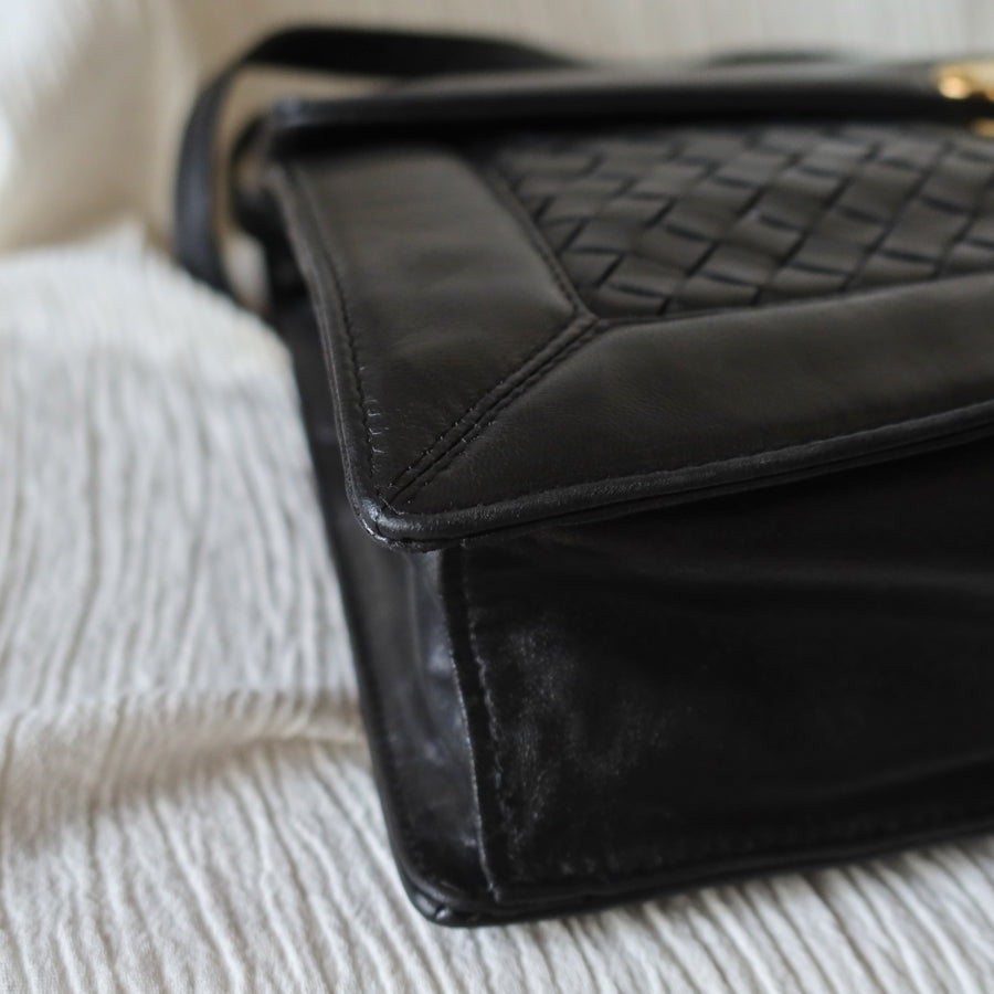 Rare Bottega Veneta Vintage Black Intrecciato Leather Turn lock Shoulder Bag