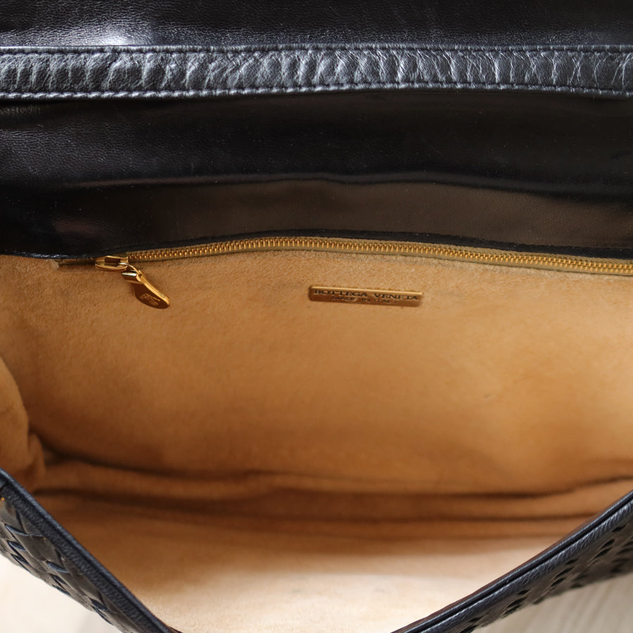 Rare Bottega Veneta Vintage Black Intrecciato Leather Turn lock Shoulder Bag