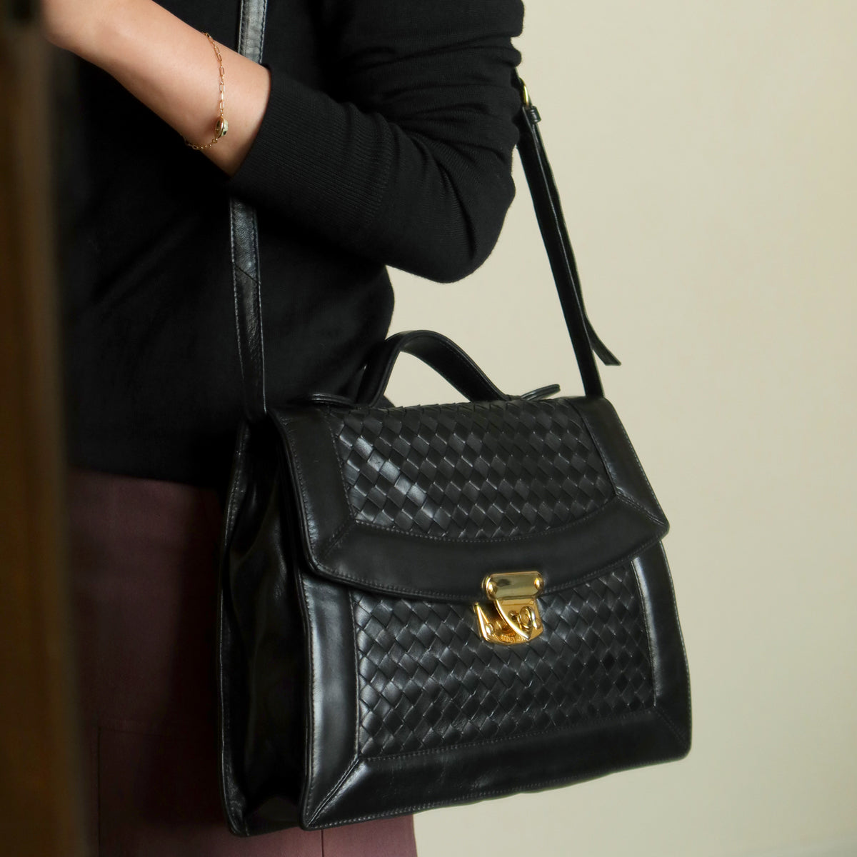 Rare Bottega Veneta Vintage Black Intrecciato Leather Turn lock Shoulder Bag