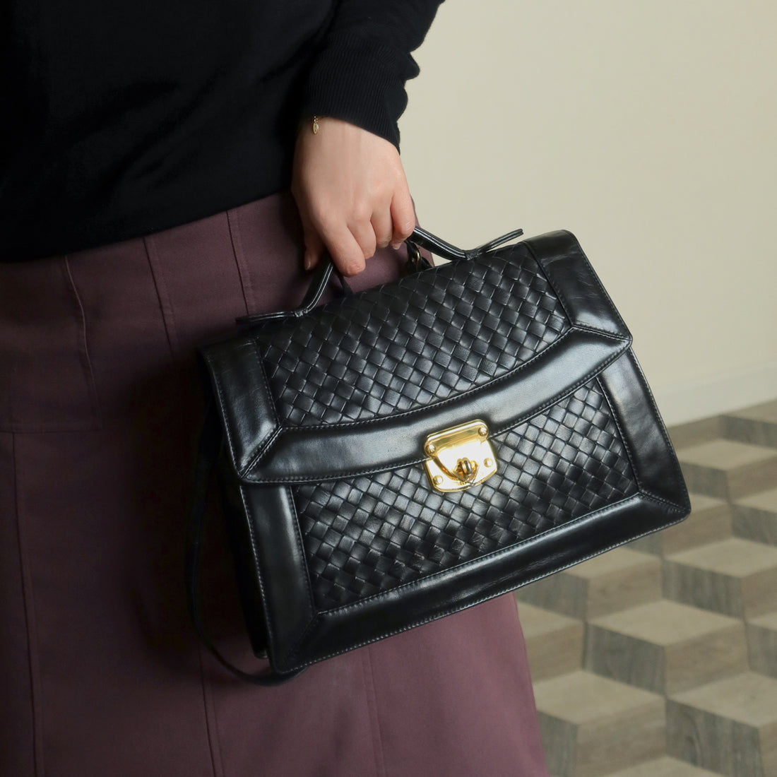 Rare Bottega Veneta Vintage Black Intrecciato Leather Turn lock Shoulder Bag