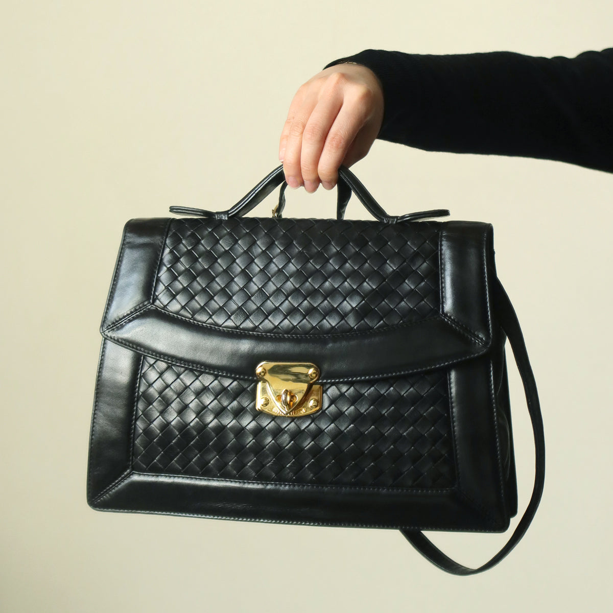 Rare Bottega Veneta Vintage Black Intrecciato Leather Turn lock Shoulder Bag