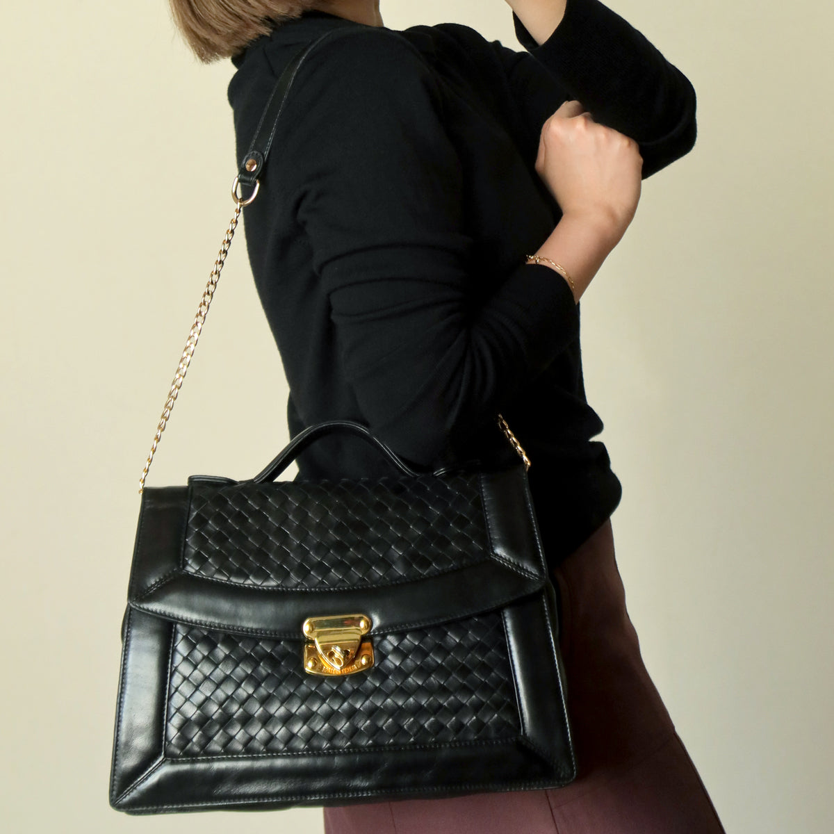 Rare Bottega Veneta Vintage Black Intrecciato Leather Turn lock Shoulder Bag