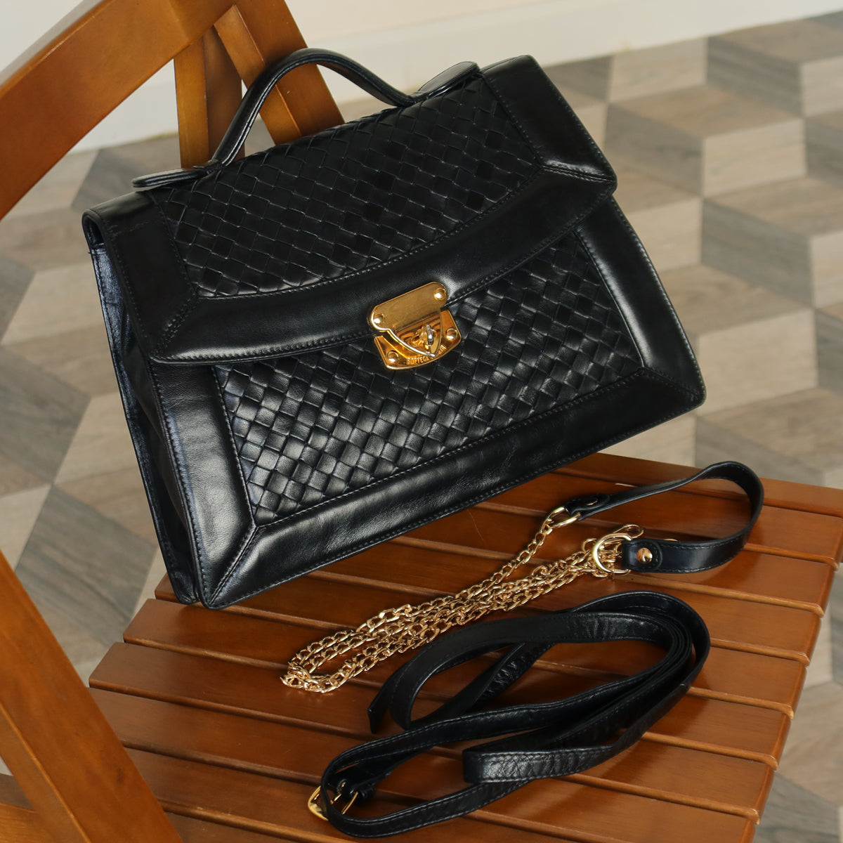 Rare Bottega Veneta Vintage Black Intrecciato Leather Turn lock Shoulder Bag