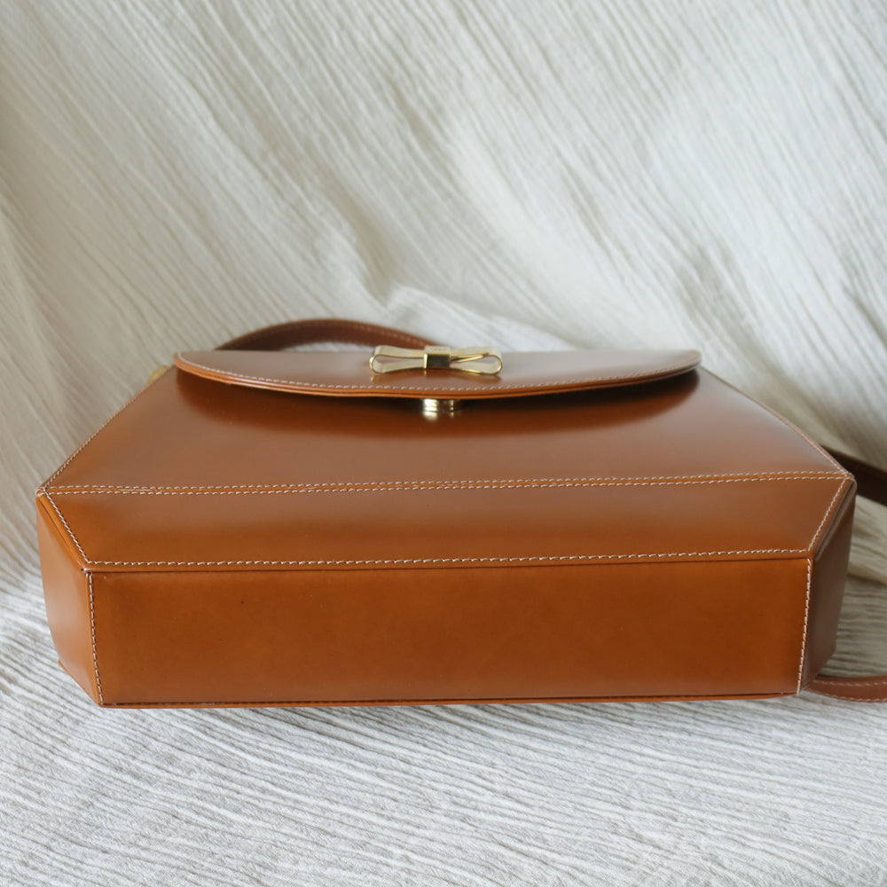 Gucci Vintage Caramel Brown Leather Gold GG Bow Origami Shoulder Flap Bag